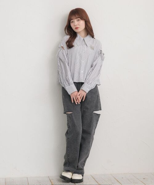 ems excite（エムズエキサイト）の「ブローチ付ショートSH（シャツ/ブラウス・レディース・ホワイト/グレー系その他・FREE）」の10枚目の写真