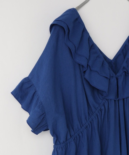 yuw（ユウ）の「Ｖネックフリルワンピースショートスリーブ　904883（ワンピース・レディース・ブラック/ブルー・FREE）」の8枚目の写真