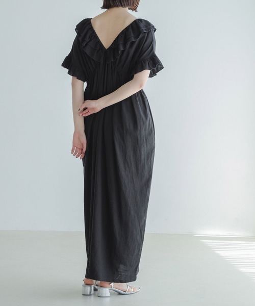 yuw（ユウ）の「Ｖネックフリルワンピースショートスリーブ　904883（ワンピース・レディース・ブラック/ブルー・FREE）」の17枚目の写真