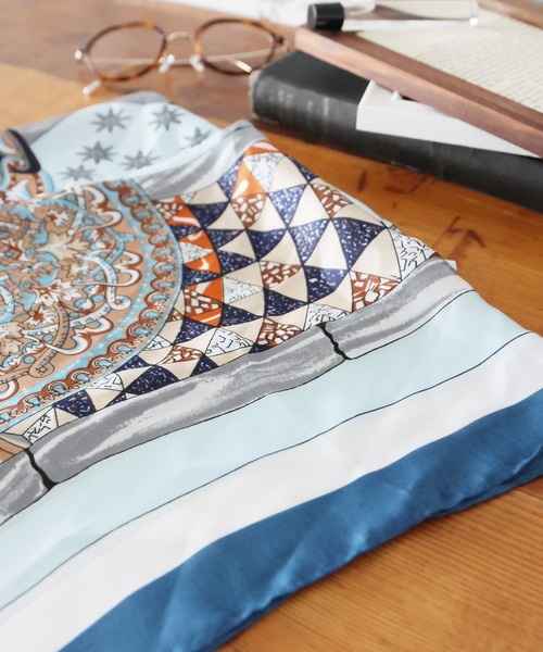 LEPSIM（レプシィム）の「大判柄スカーフ　906386（ストール/ショール・レディース・ブラウン/グリーン/ブルー・ONE SIZE）」の21枚目の写真