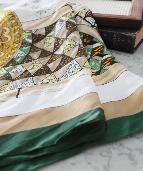 LEPSIM（レプシィム）の「大判柄スカーフ　906386（ストール/ショール・レディース・ブラウン/グリーン/ブルー・ONE SIZE）」の20枚目の写真