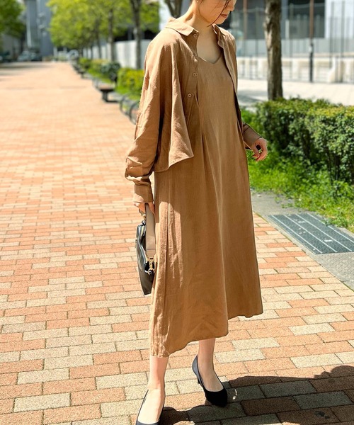 Auntie Rosa（アンティローザ）の「【Louis Beaute】2枚組 ショート丈シャツ ＋ デコルテオープンワンピース(セットアップ)（ワンピース・レディース・ブラック/ベージュ/モカ・FREE）」の2枚目の写真