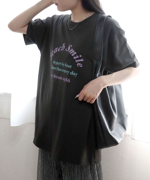 SITRY(シトリー)の「ハート ロゴ プリント Tシャツ/ heart logo print T-shirt(Tシャツ/カットソー・レディース・ブラック/チャコールグレー/ホワイト系その他/サックスブルー/オフホワイト/ネイビー・M/L)」の4枚目の写真
