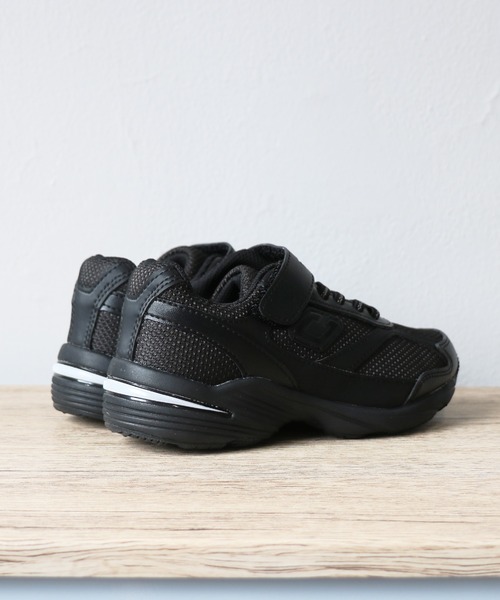 ASAHI SHOES(アサヒシューズ)の「【終了】COUGAR スニーカー(クーガー J003WS)(スニーカー・キッズ・ホワイト×ネイビー/ブラック×ブラック/ホワイト×ホワイト/ホワイト系その他・23.5cm/25.5cm/21.5cm/22.0cm/24.0cm/20.0cm/26.0cm/24.5cm/22.5cm/23.0cm/25.0cm/21.0cm/19.0cm)」の12枚目の写真