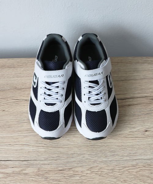 ASAHI SHOES(アサヒシューズ)の「【終了】COUGAR スニーカー(クーガー J003WS)(スニーカー・キッズ・ホワイト×ネイビー/ブラック×ブラック/ホワイト×ホワイト/ホワイト系その他・23.5cm/25.5cm/21.5cm/22.0cm/24.0cm/20.0cm/26.0cm/24.5cm/22.5cm/23.0cm/25.0cm/21.0cm/19.0cm)」の16枚目の写真