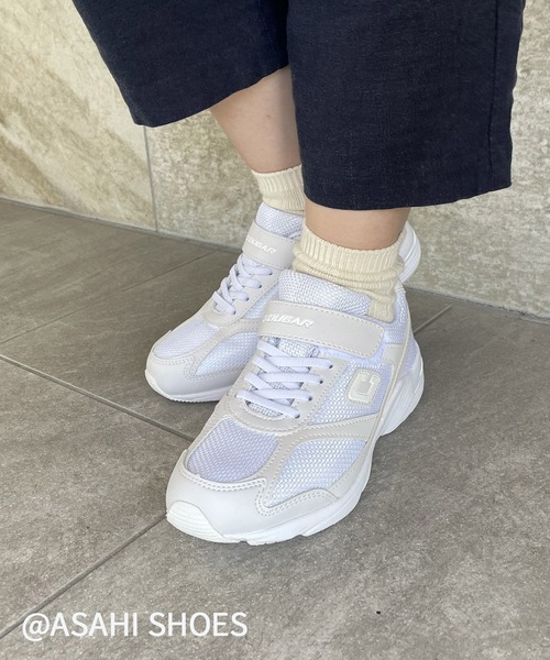 ASAHI SHOES(アサヒシューズ)の「【終了】COUGAR スニーカー(クーガー J003WS)(スニーカー・キッズ・ホワイト×ネイビー/ブラック×ブラック/ホワイト×ホワイト/ホワイト系その他・23.5cm/25.5cm/21.5cm/22.0cm/24.0cm/20.0cm/26.0cm/24.5cm/22.5cm/23.0cm/25.0cm/21.0cm/19.0cm)」の22枚目の写真