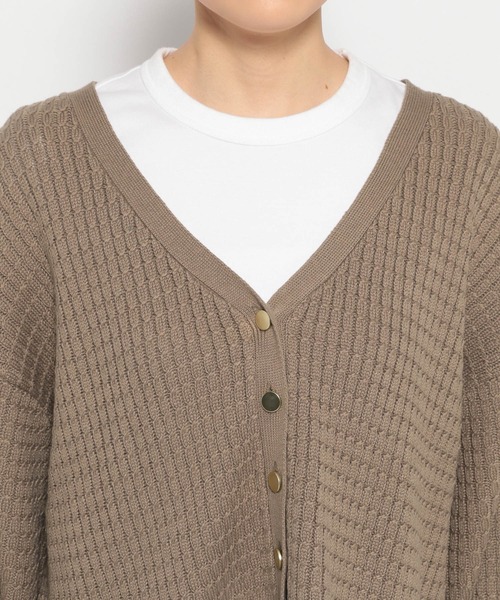 mysty woman（ミスティウーマン）の「ミニケーブルメタルボタンカーデ972191（カーディガン/ボレロ・レディース・ブラック/オフホワイト/グリーン/モカ・FREE）」の13枚目の写真
