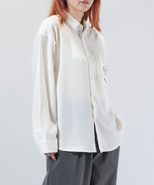 Naive magic（ナイーブマジック）の「【a】ナチュラルストレッチポリエステル フラワーエンブロイダリー バルーンスリーブ スリットシャツ 長袖（シャツ/ブラウス・メンズ・ホワイト/ブルー/ダークグレー/グレイッシュベージュ/ブラック/モカ・LARGE/MEDIUM/X-LARGE）」の8枚目の写真