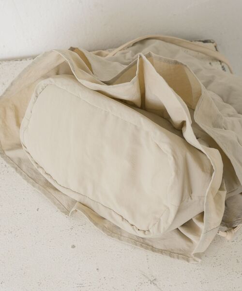 RETRO GIRL（レトロガール）の「フリル巾着ショルダーバッグ（ショルダーバッグ・レディース・ブラック/ナチュラル/ライトグレー・ONE SIZE）」の11枚目の写真