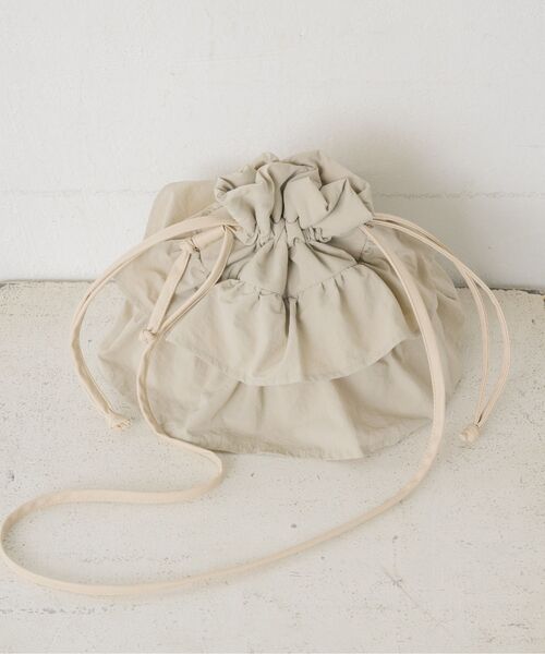 RETRO GIRL（レトロガール）の「フリル巾着ショルダーバッグ（ショルダーバッグ・レディース・ブラック/ナチュラル/ライトグレー・ONE SIZE）」の14枚目の写真