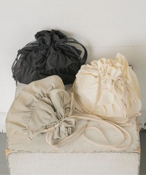 RETRO GIRL（レトロガール）の「フリル巾着ショルダーバッグ（ショルダーバッグ・レディース・ブラック/ナチュラル/ライトグレー・ONE SIZE）」の12枚目の写真