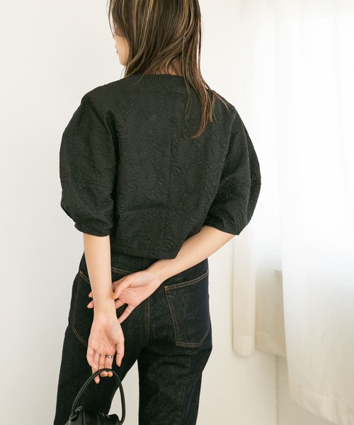 KBF（ケイビーエフ）の「ジャガードショートトップス（シャツ/ブラウス・レディース・オフホワイト/ブラック・ONE）」の19枚目の写真