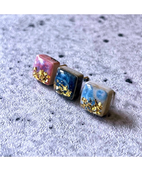 tone(トーン)の「【Willija】金属アレルギー対応《3Taily leaf》美濃焼タイルピアス(MA)(ピアス(両耳用)・レディース・シルバー/ゴールド・FREE)」の2枚目の写真