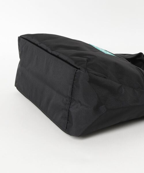 Columbia（コロンビア）の「コロンビア【Columbia】Shoulder Tote（ショルダーバッグ・メンズ・ブラック/グレー/グリーン・ﾌﾘ-）」の4枚目の写真