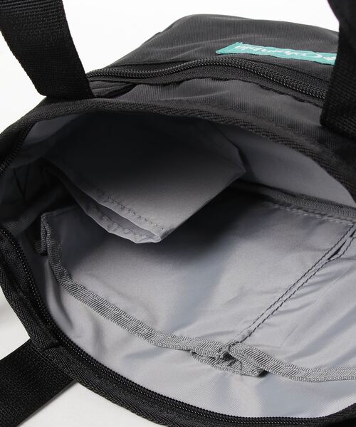 Columbia（コロンビア）の「コロンビア【Columbia】Shoulder Tote（ショルダーバッグ・メンズ・ブラック/グレー/グリーン・ﾌﾘ-）」の5枚目の写真