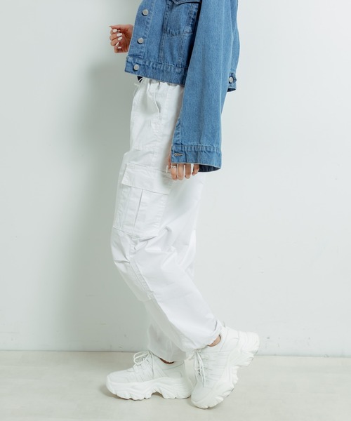 【&Eさん専用】 OUR 裾がしぼれる2wayカーゴパンツ オリーブ &Eさん専用】 OUR 裾がしぼれる2wayカーゴパンツ オリーブ &E