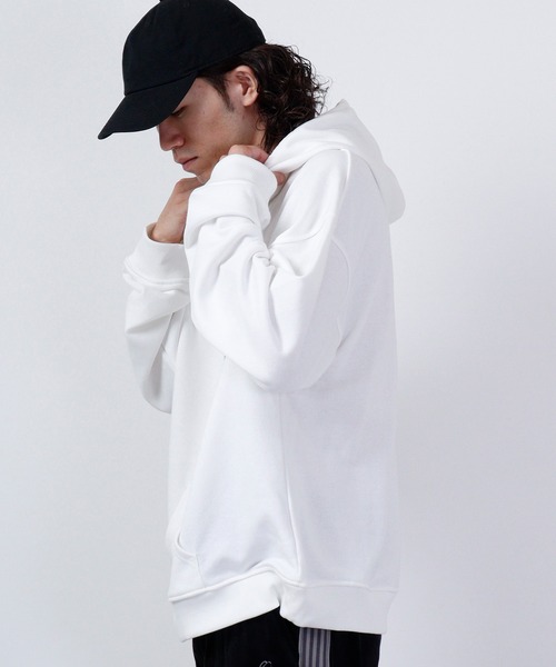 MODISH GAZE（モディシュガゼ）の「MODISH GAZE ビンテージ加工プリント ルーズパーカー（パーカー・レディース・ブラック/ホワイト・M/L/S）」の6枚目の写真