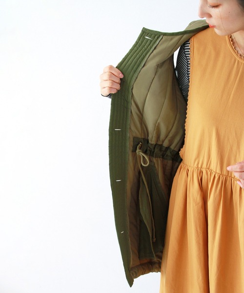 Crisp（クリスプ）の「ミリタリーキルティングベスト（ベスト・レディース・オリーブ/ベージュ・FREE）」の9枚目の写真