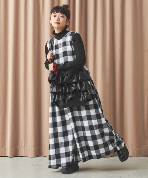 MERLOT（メルロー）の「メタリックフリルショルダーバッグ（ショルダーバッグ・レディース・ブラック/シルバー/ホワイト・FREE）」の8枚目の写真