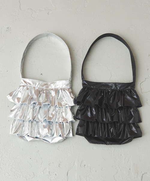 MERLOT（メルロー）の「メタリックフリルショルダーバッグ（ショルダーバッグ・レディース・ブラック/シルバー/ホワイト・FREE）」の18枚目の写真
