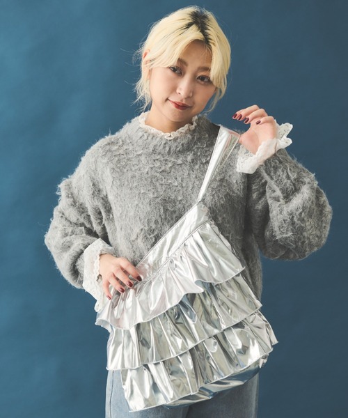 MERLOT（メルロー）の「メタリックフリルショルダーバッグ（ショルダーバッグ・レディース・ブラック/シルバー/ホワイト・FREE）」の11枚目の写真