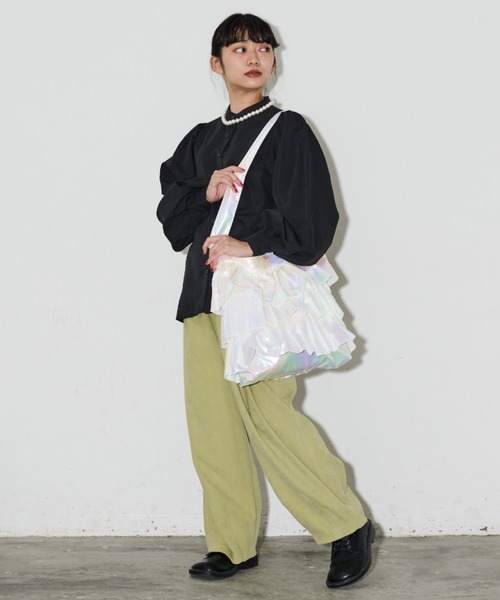 MERLOT（メルロー）の「メタリックフリルショルダーバッグ（ショルダーバッグ・レディース・ブラック/シルバー/ホワイト・FREE）」の19枚目の写真