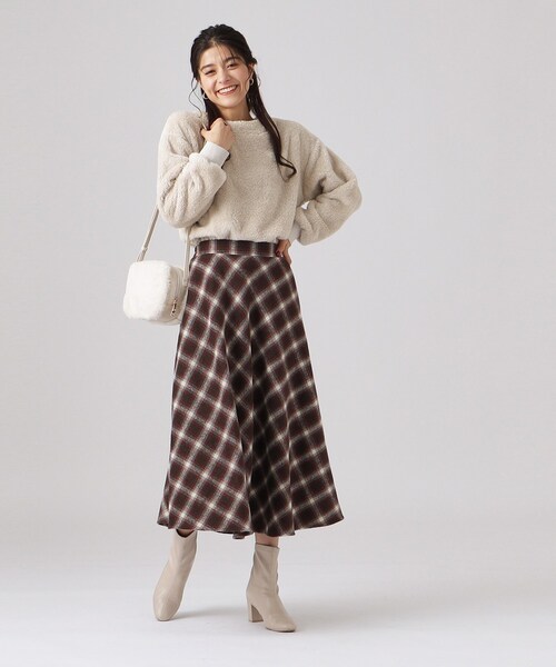 DRESKIP（ドレスキップ）の「◆ふわふわもこもこリブ切替ボアトップス（Tシャツ/カットソー・レディース・オフホワイト/ブルー/ベージュ/ピンク系・02/03/04）」の21枚目の写真