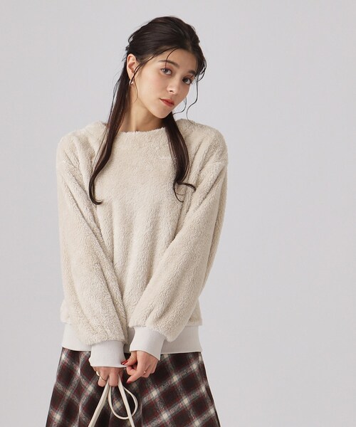 DRESKIP（ドレスキップ）の「◆ふわふわもこもこリブ切替ボアトップス（Tシャツ/カットソー・レディース・オフホワイト/ブルー/ベージュ/ピンク系・02/03/04）」の22枚目の写真