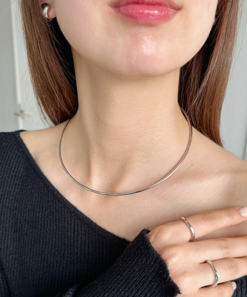 iso（イソ）の「シンプルメタルチョーカーネックレス/ネックカフ（チョーカー・レディース・シルバー/ゴールド・FREE）」の13枚目の写真