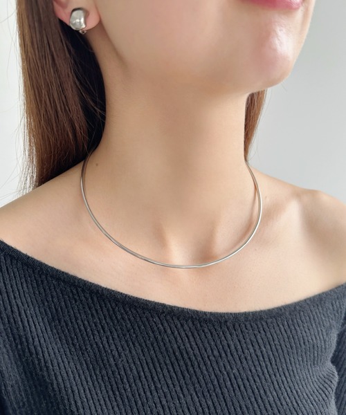 iso（イソ）の「シンプルメタルチョーカーネックレス/ネックカフ（チョーカー・レディース・シルバー/ゴールド・FREE）」の14枚目の写真