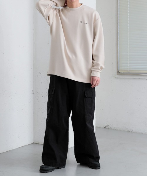 SENSE OF PLACE by URBAN RESEARCH（センスオブプレイスバイアーバンリサーチ）の「『ユニセックス』シシュウダンボールポンチロングTシャツ（Tシャツ/カットソー・メンズ・ライトグレー/ブラック系その他/ブルー/ライトベージュ/ホワイト/チャコールグレー/ブラック/グリーン/ホワイト系その他・MEDIUM/LARGE）」の20枚目の写真