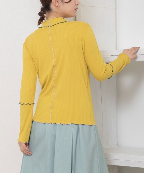 POU DOU DOU（プードゥドゥ）の「配色メローテレコトップス（Tシャツ/カットソー・レディース・イエロー/ダークグレー/アイボリー/グリーン・3）」の4枚目の写真