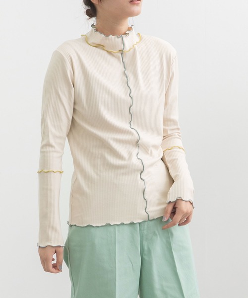 POU DOU DOU（プードゥドゥ）の「配色メローテレコトップス（Tシャツ/カットソー・レディース・イエロー/ダークグレー/アイボリー/グリーン・3）」の2枚目の写真