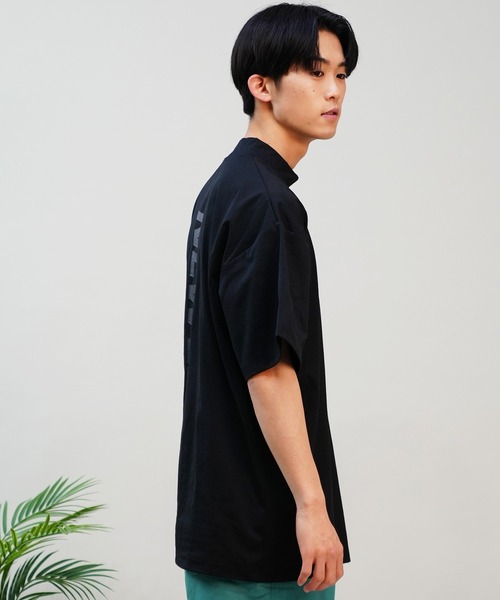 NEW ERA（ニューエラ）の「【ムラサキスポーツ限定】NEW ERA/ニューエラ 半袖Ｔシャツ/ラッシュガード 水陸両用 オーバーサイズ バックプリント 吸水速乾 UVカット 14334755/14334756/14334757（Tシャツ/カットソー・メンズ・ホワイト/ブラック×ホワイト/ブラック・M/L/XL/2XL）」の16枚目の写真
