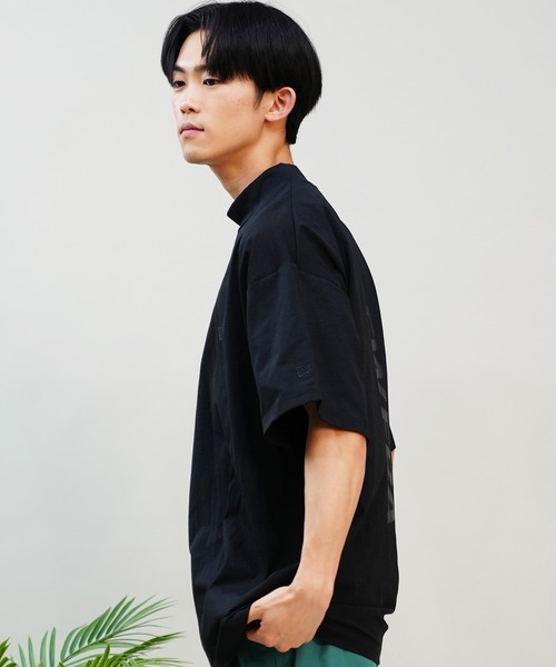 NEW ERA（ニューエラ）の「【ムラサキスポーツ限定】NEW ERA/ニューエラ 半袖Ｔシャツ/ラッシュガード 水陸両用 オーバーサイズ バックプリント 吸水速乾 UVカット 14334755/14334756/14334757（Tシャツ/カットソー・メンズ・ホワイト/ブラック×ホワイト/ブラック・M/L/XL/2XL）」の14枚目の写真