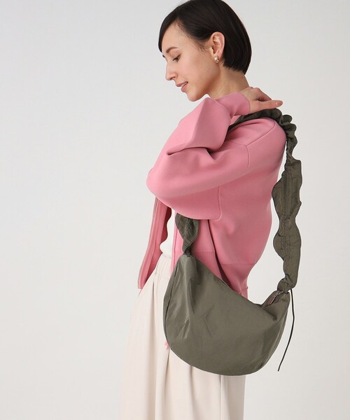 THE SHOP TK （ザ ショップ ティーケー ）の「◆【軽量】シャカシャカムーンショルダーバッグ（ショルダーバッグ・レディース・ベージュ/ブラック/カーキ/イエロー系その他・00）」の10枚目の写真