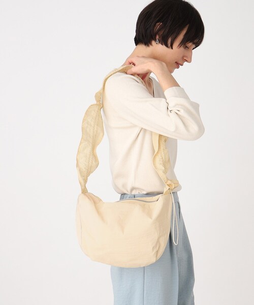 THE SHOP TK （ザ ショップ ティーケー ）の「◆【軽量】シャカシャカムーンショルダーバッグ（ショルダーバッグ・レディース・ベージュ/ブラック/カーキ/イエロー系その他・00）」の8枚目の写真