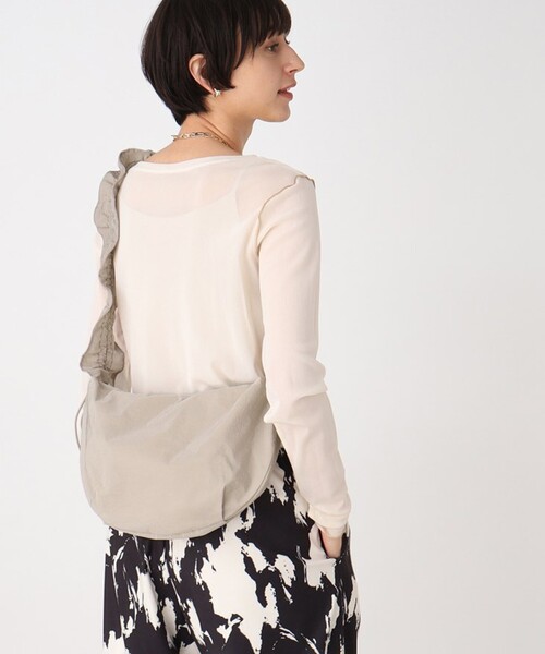 THE SHOP TK （ザ ショップ ティーケー ）の「◆【軽量】シャカシャカムーンショルダーバッグ（ショルダーバッグ・レディース・ベージュ/ブラック/カーキ/イエロー系その他・00）」の6枚目の写真