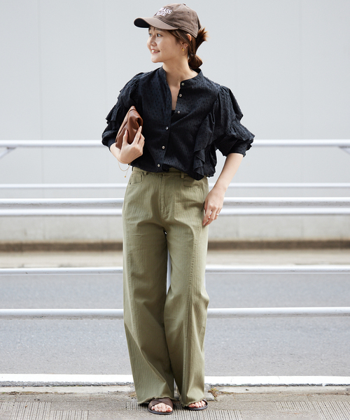 【翌日発送】新品 SLOBE IENA ドビーフリルブラウス 完売品 SLOBE IENA（スローブイエナ）の「《追加》ドビーフリルブラウス