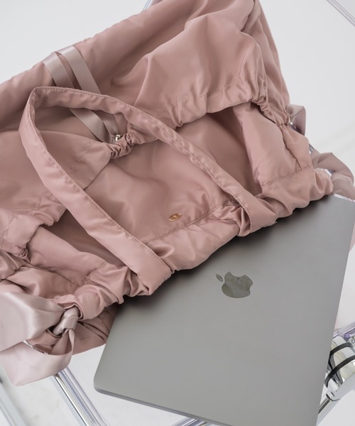 idem（イデム）の「shiny ribbon bag/ドロストサテンリボンバッグ（トートバッグ・レディース・ブルー/ピンク・FREE）」の4枚目の写真