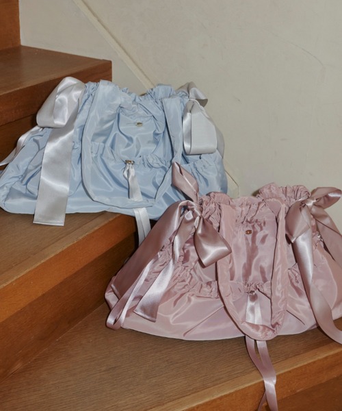 idem（イデム）の「shiny ribbon bag/ドロストサテンリボンバッグ（トートバッグ・レディース・ブルー/ピンク・FREE）」の6枚目の写真