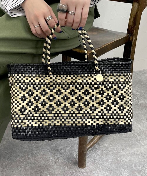 Letra（レトラ）の「【Letra/レトラ】柄編みメルカドバッグ ショートタイプ（かごバッグ・レディース・ブラック系その他/オレンジ系その他/グリーン系その他・FREE）」の9枚目の写真