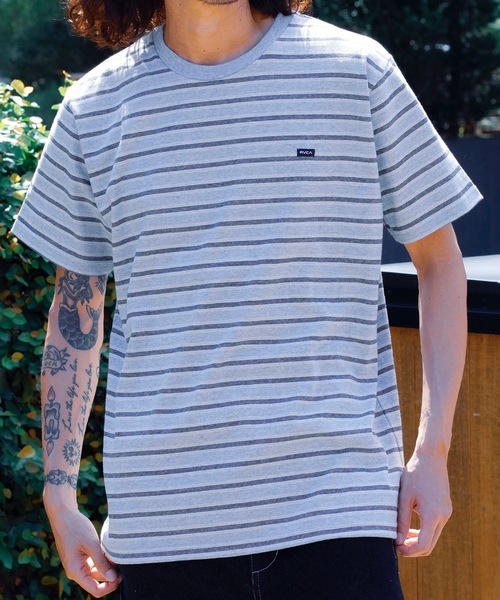 RVCA(ルーカ)の「RVCA メンズ VALLEJO STRIPE TEE Tシャツ 【2024年春夏モデル】/ルーカ半袖ボーダーTシャツ(Tシャツ/カットソー・メンズ・グレー/グリーン/ネイビー・LARGE/MEDIUM/SMALL)」の18枚目の写真