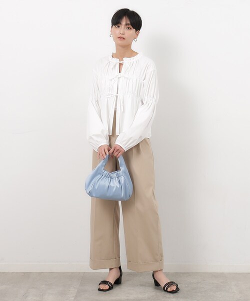 OPAQUE.CLIP（オペークドットクリップ）の「◆シャーリングリボンブラウス【洗濯機洗い可】（シャツ/ブラウス・レディース・ライトブルー/ホワイト/ブラック・38/36）」の6枚目の写真