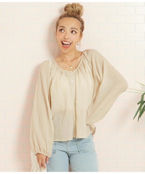 anap mimpi（アナップミンピ）の「シェルボタン Vネック フンワリ 開襟ブラウス（シャツ/ブラウス・レディース・ベージュ/オレンジ/ネイビー・FREE）」の2枚目の写真