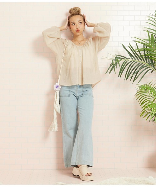 anap mimpi（アナップミンピ）の「シェルボタン Vネック フンワリ 開襟ブラウス（シャツ/ブラウス・レディース・ベージュ/オレンジ/ネイビー・FREE）」の8枚目の写真