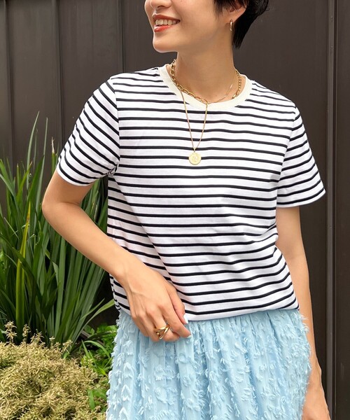 NOLLEY’S（ノーリーズ）の「BASIC 半袖 Tシャツ（Tシャツ/カットソー・レディース・ブラック/グリーン/ベージュ/ベビーピンク/ミント/オフホワイト/チャコールグレー/ブラック系その他/ロイヤルブルー/ピンク/ブラック系その他2・36/38）」の4枚目の写真