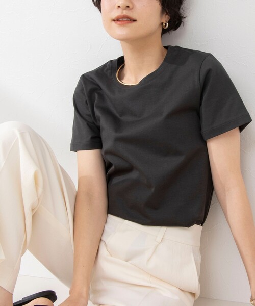 NOLLEY’S（ノーリーズ）の「BASIC 半袖 Tシャツ（Tシャツ/カットソー・レディース・ブラック/グリーン/ベージュ/ベビーピンク/ミント/オフホワイト/チャコールグレー/ブラック系その他/ロイヤルブルー/ピンク/ブラック系その他2・36/38）」の6枚目の写真