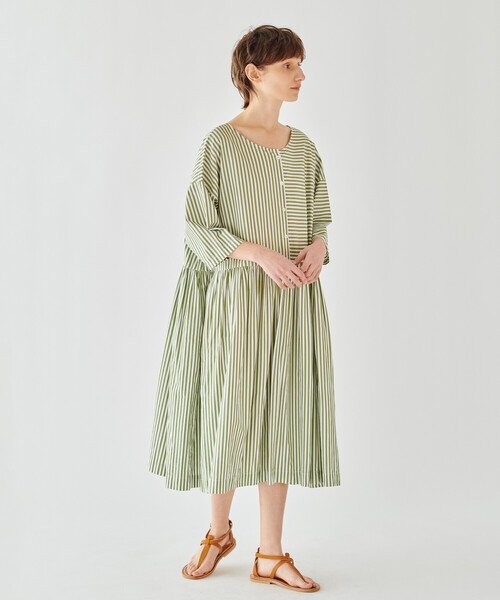 K.JACQUES（ケイジャック）の「K.JACQUES | レザートングサンダル BROWN WOMEN（サンダル・レディース・ブラウン・37/38/36）」の4枚目の写真