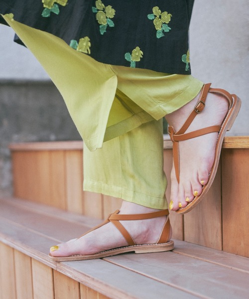 K.JACQUES（ケイジャック）の「K.JACQUES | レザートングサンダル BROWN WOMEN（サンダル・レディース・ブラウン・37/38/36）」の5枚目の写真